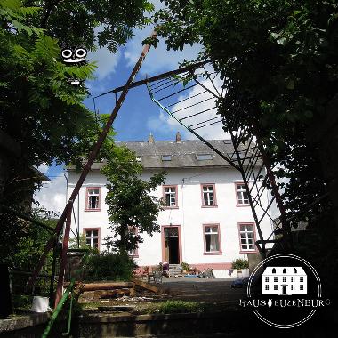 Holiday House in Bllingen (Wallonia) or holiday homes and vacation rentals