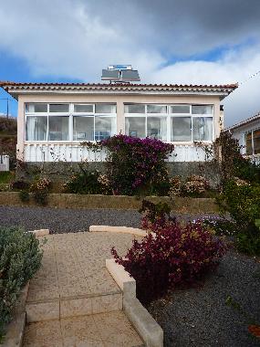 Bed and Breakfast in Prazeres (Madeira) or holiday homes and vacation rentals