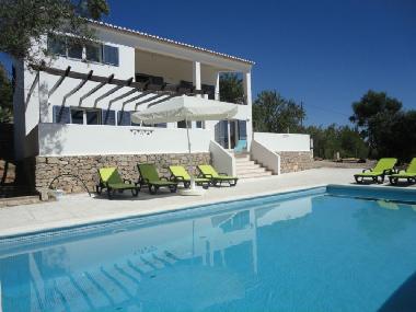 GARDEN SIDE HOUSE WITH TERRACES AND PRIVATE POOL