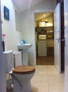 The spa, 2 showers, towls, bathrobes, fridge and tea and coffee 