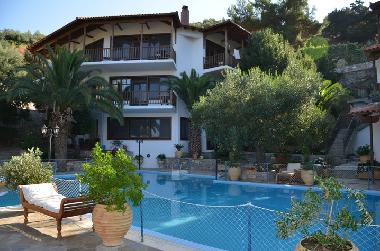 Daphnia,ground floor apartment