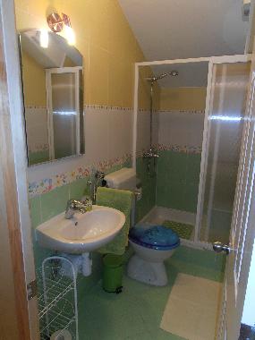 A1( 4+2) bathroom