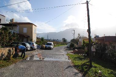 The street (other side : mountain view)