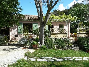Holiday House in nimes (Gard) or holiday homes and vacation rentals