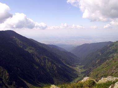 The vastness of the valley (Sibiu, Transylvania, Romania)