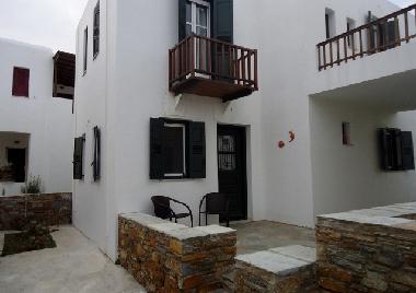 Holiday House in LOUTRA village (Kyklades) or holiday homes and vacation rentals