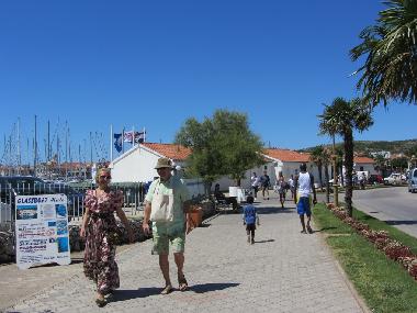 Holiday House in Vodice (Sibensko-Kninska) or holiday homes and vacation rentals