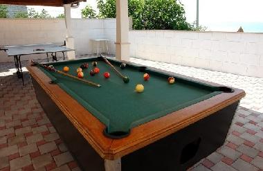 Holiday House in Staro selo Jesenice (Splitsko-Dalmatinska) or holiday homes and vacation rentals