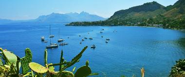  Bay between Mongerbino and Sant