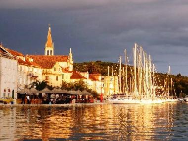 Holiday House in Milna (Splitsko-Dalmatinska) or holiday homes and vacation rentals