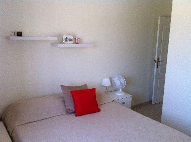 Bedroom with kingsize bed