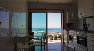 Kitchen with sea view