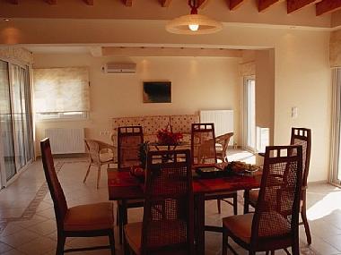 Villa in Loutraki (Korinthia) or holiday homes and vacation rentals