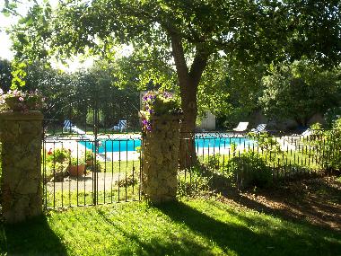 Holiday House in ROGNES (Bouches-du-Rh�ne) or holiday homes and vacation rentals