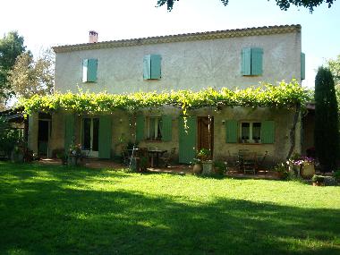 Holiday House in ROGNES (Bouches-du-Rh�ne) or holiday homes and vacation rentals