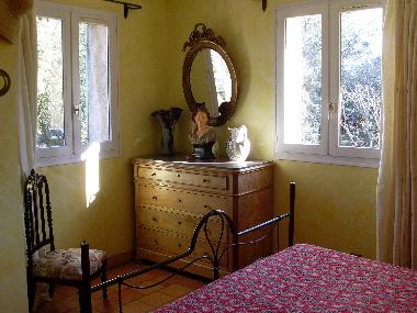 Holiday House in ROGNES (Bouches-du-Rh�ne) or holiday homes and vacation rentals