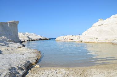 Sarakiniko beach, 7 km