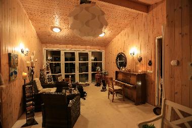 Entrance room with piano