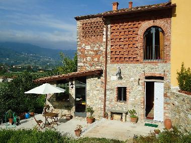 Holiday House in San Quirico di Moriano (Lucca) or holiday homes and vacation rentals