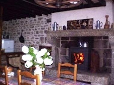 Holiday House in Saint Priest des Champs (Puy-de-D�me) or holiday homes and vacation rentals