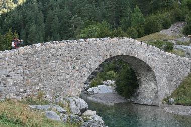 Holiday Apartment in Broto (Huesca) or holiday homes and vacation rentals