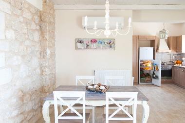 Kitchen & Dining area