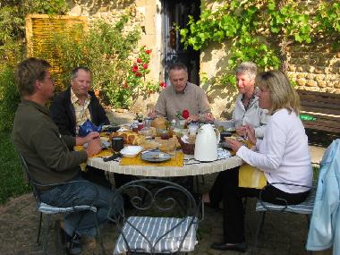 Bed and Breakfast in Montmiral (Drme) or holiday homes and vacation rentals