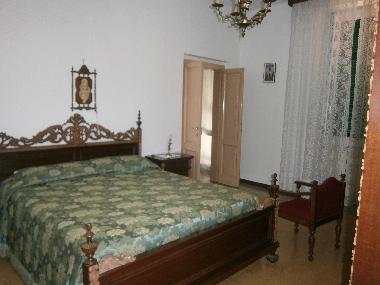 bedroom with double bed