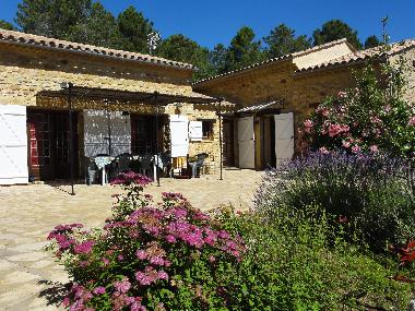 Villa in Saint Julien de Peyrolas (Gard) or holiday homes and vacation rentals