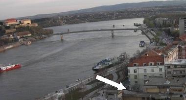 Position of the apartment- 1 minute from the Danube bank (15 minutes walking to the Fortress)