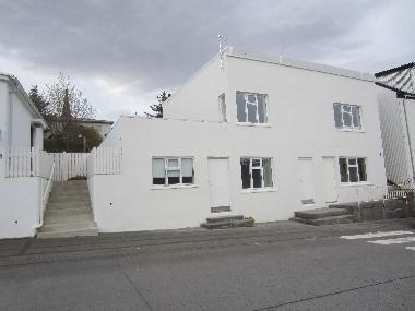 The house Egilsgata 6. Studio apartments ground floor
