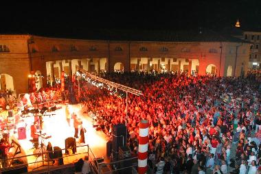 Hotel in Senigallia (Ancona) or holiday homes and vacation rentals