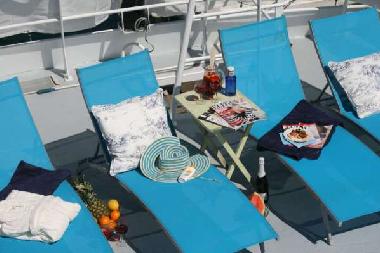 Sun deck on rear deck, with sun chairs and covers, max privacy
