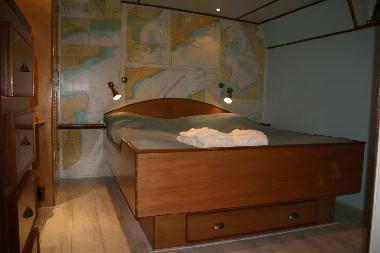 Port cabin with en-suite bathroom