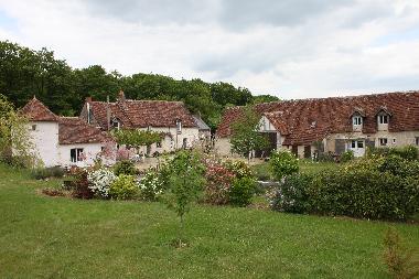 Holiday House in Nazelles-N�gron (Centre) or holiday homes and vacation rentals