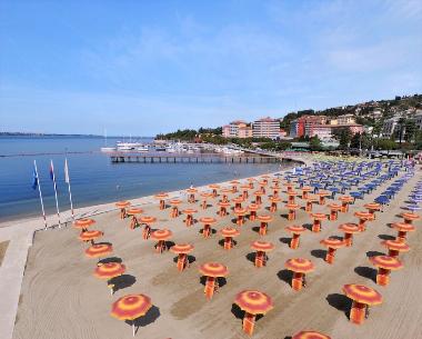 Holiday Apartment in Izola (Izola) or holiday homes and vacation rentals