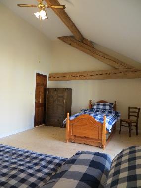 Ceiling fans in bedrooms for hot summer nights