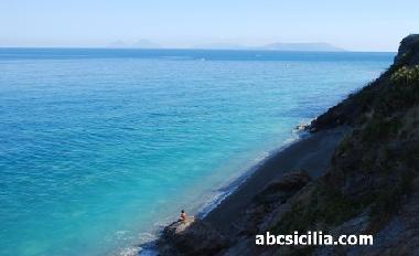 Holiday Apartment in Gioiosa Marea (Messina) or holiday homes and vacation rentals