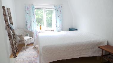 Bedroom 1, door-opening without a door to this room.