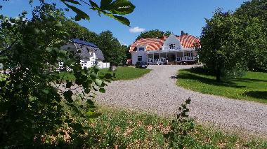 St�ms S�teri. Family Kihlberg lives in the house to the right