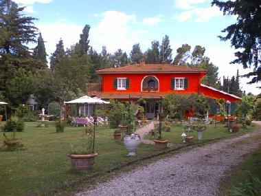 Bed and Breakfast in Collesalvetti - Crocino (Livorno) or holiday homes and vacation rentals