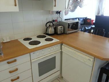 KITCHEN, HOB, STOVE,KETTLE, TOASTER,MICROWAVE