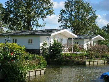 Chalet in Berkhout (Noord-Holland) or holiday homes and vacation rentals