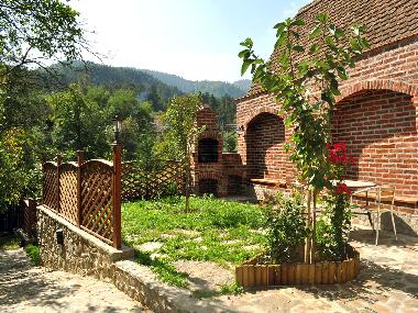 Casa Crina - upper garden terrace (Casa Vale, Transylvania)