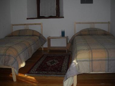 Twin bed room