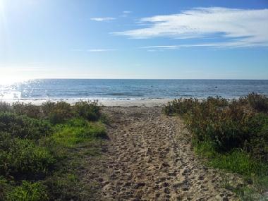 Easy 150m Stroll to Beach