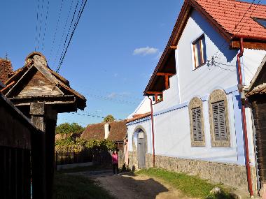 Casa Pelu - street view (Casa Vale, Sibiu, Transylvania)