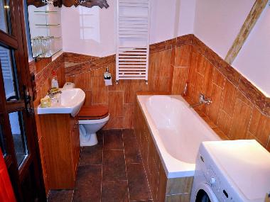 Casa Pelu - bathroom (Casa Vale, Sibiu, Transylvania)