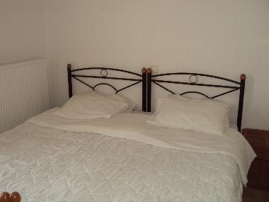 The 2 singles beds can become an extra large double bed.