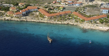 The reef is right in front and it